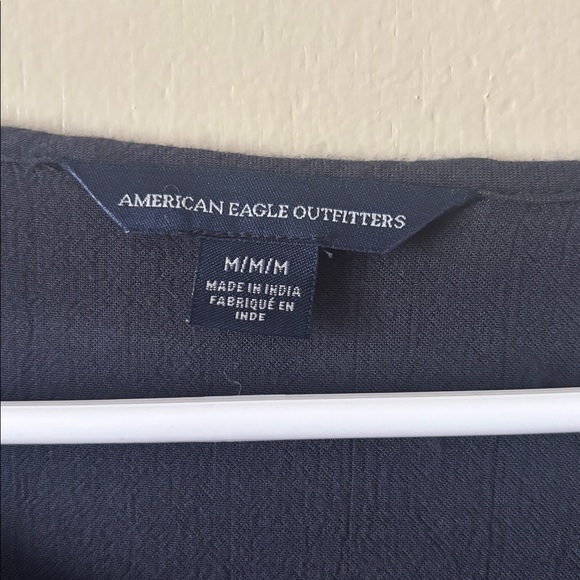 American Eagle Outfitters Navy blue Floral Blouse. Bell sleeves
Size M - Picture 2 of 7